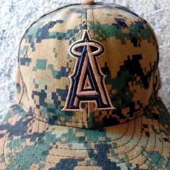 New Era Los Angeles Angels 59FIFTY Fitted Army Print Baseball Cap Size 7 - Picture 12 of 13